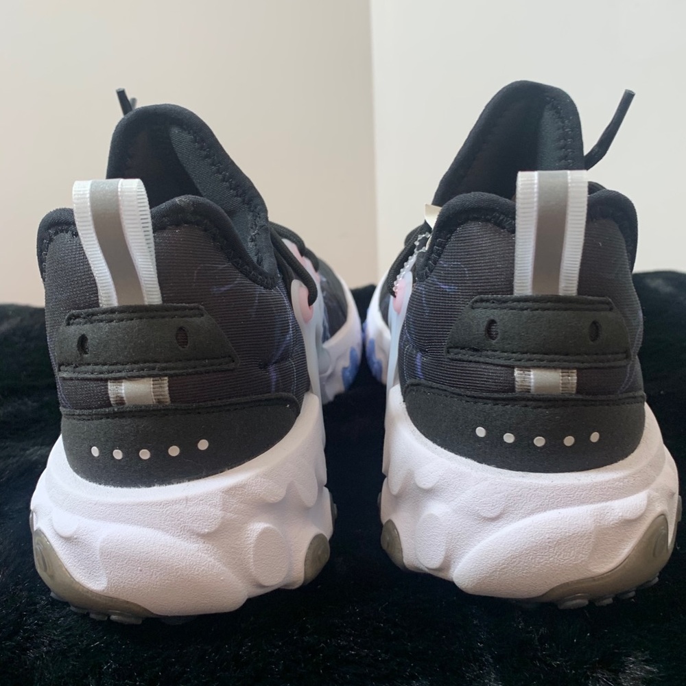 Nike - Picture 6 of 6
